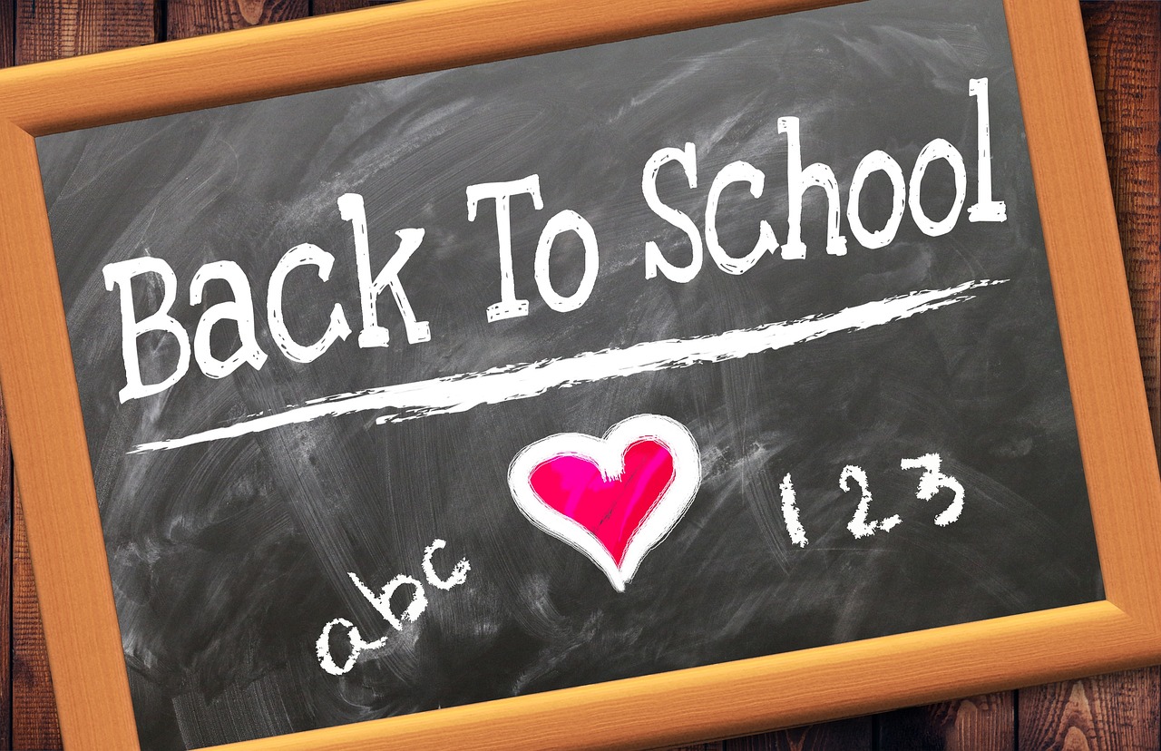 entdecken sie hilfreiche tipps für einen erfolgreichen schulstart! von der vorbereitung des schulmaterials bis zur förderung einer positiven einstellung – unsere ratschläge unterstützen eltern und schüler, um den schulanfang stressfrei und motivierend zu gestalten.
