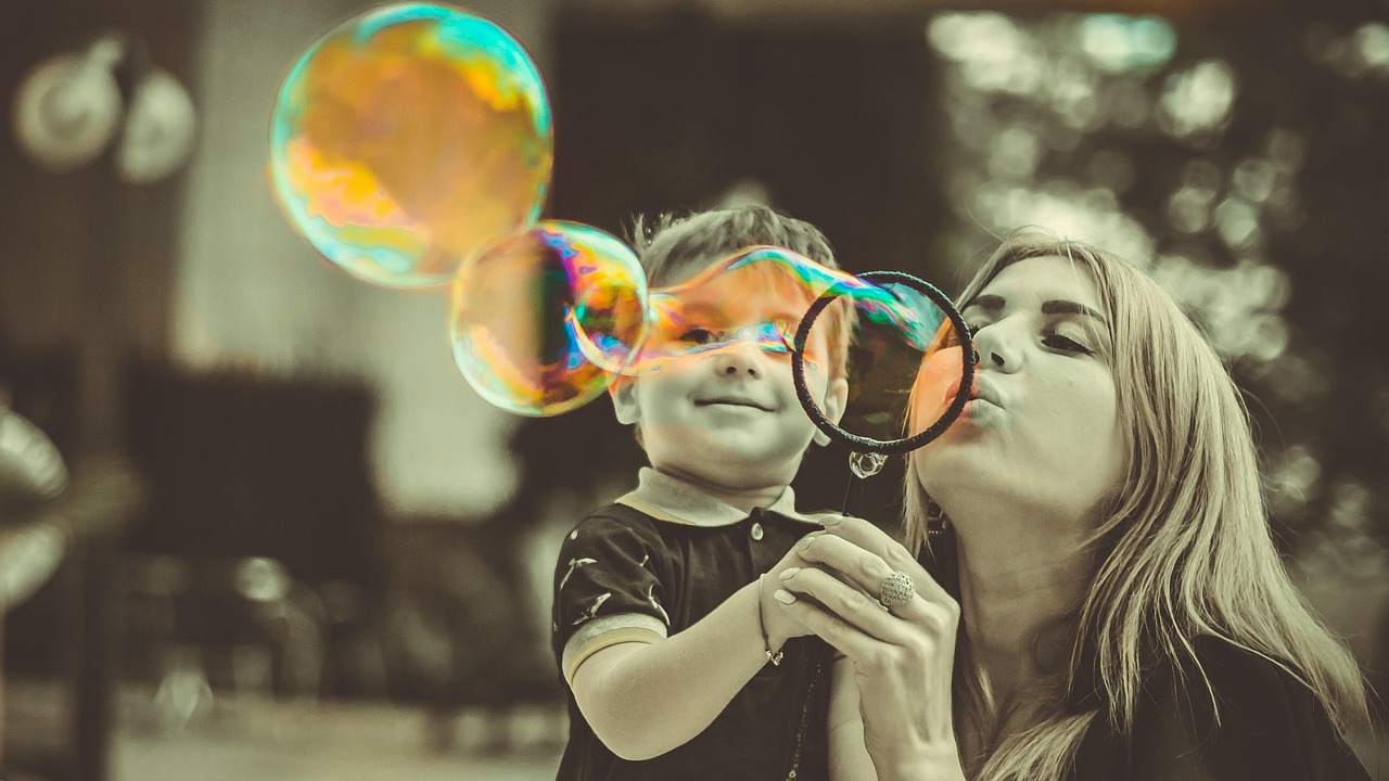 entdecken sie die neuesten trends für familienoutfits! perfekte looks für groß und klein, ideal für jeden anlass – von legeren alltagsoutfits bis hin zu festlichen anlässen. kleiden sie ihre familie stilvoll und bequem!