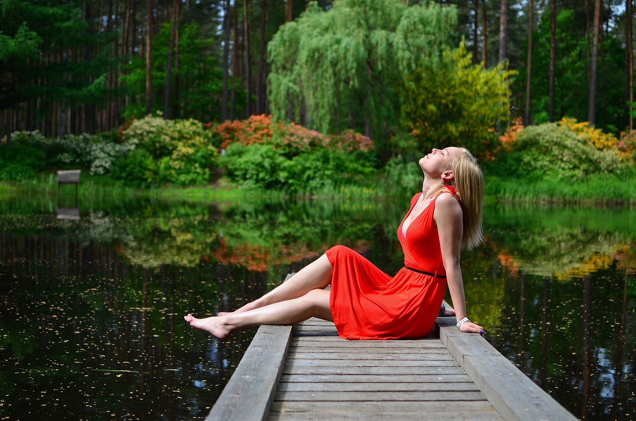 entdecken sie die neuesten trends der urlaubmode für stilvolle ferienlooks. von lässigen strandoutfits bis hin zu eleganten abendkleidern – finden sie die perfekten styles, um ihren urlaub unvergesslich zu machen.